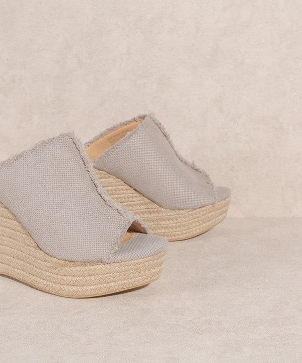 OASIS SOCIETY Bliss - Distressed Linen Wedge Oasis Society