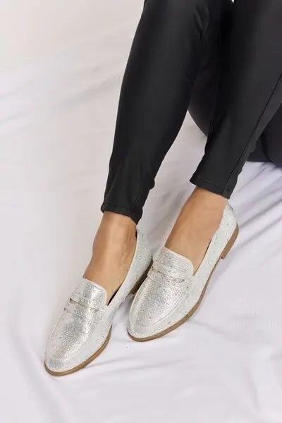 Forever Link Rhinestone Point Toe Women Loafers - Rosa Apparel