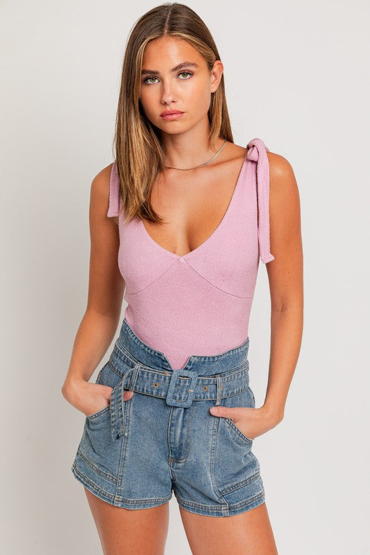 LE LIS Strap Tie V-Neck Fitted Stretch Bodysuit - Rosa Apparel