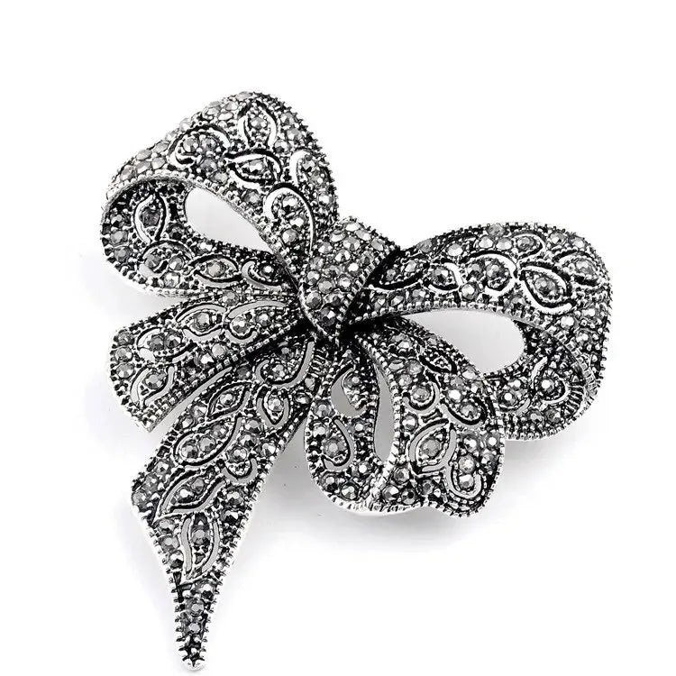 Retro Zinc Alloy Brooch - Rosa Apparel